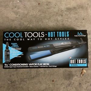 Straightener, never used
